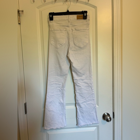 Stradivarius High Rise White Jeans crop flare - Picture 4 of 6